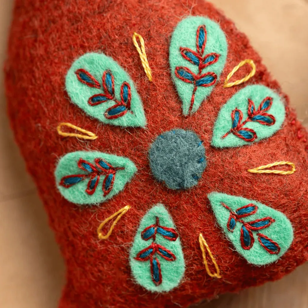 CORINNE LAPIERRE • Felt Embroidered Folk Dog Stitch Kit