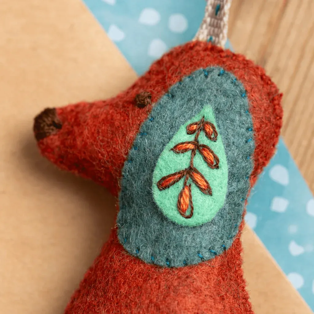 CORINNE LAPIERRE • Felt Embroidered Folk Dog Stitch Kit