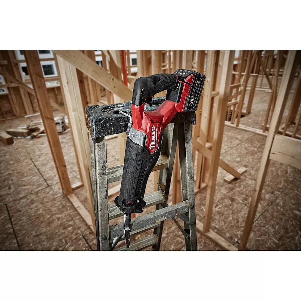 Milwaukee 2821-21 M18 FUEL SAWZALL Reciprocating Saw Kit