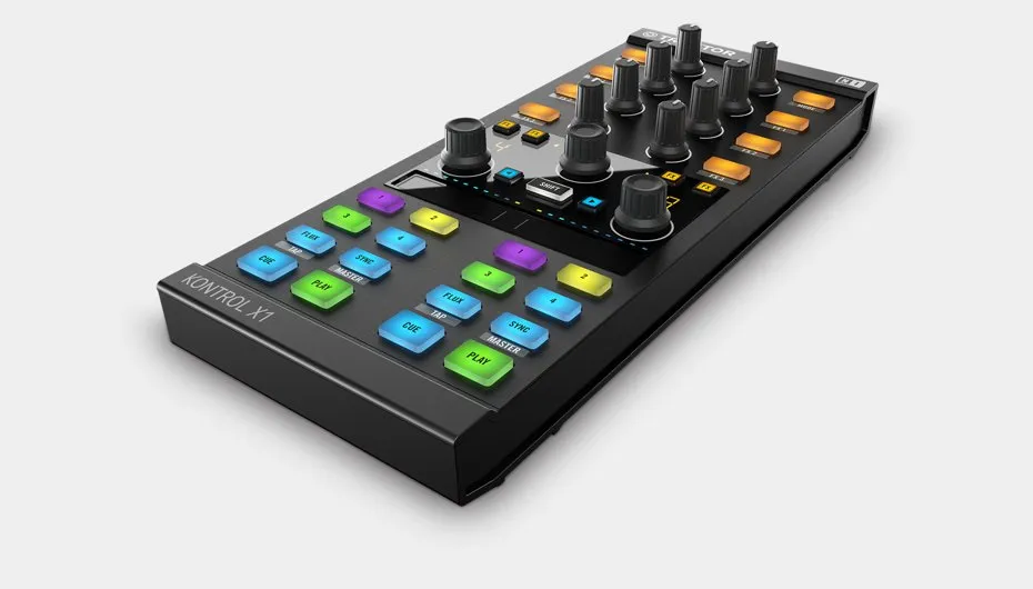Native Instruments  TRAKTOR Kontrol X1 Decks and Effects Controller