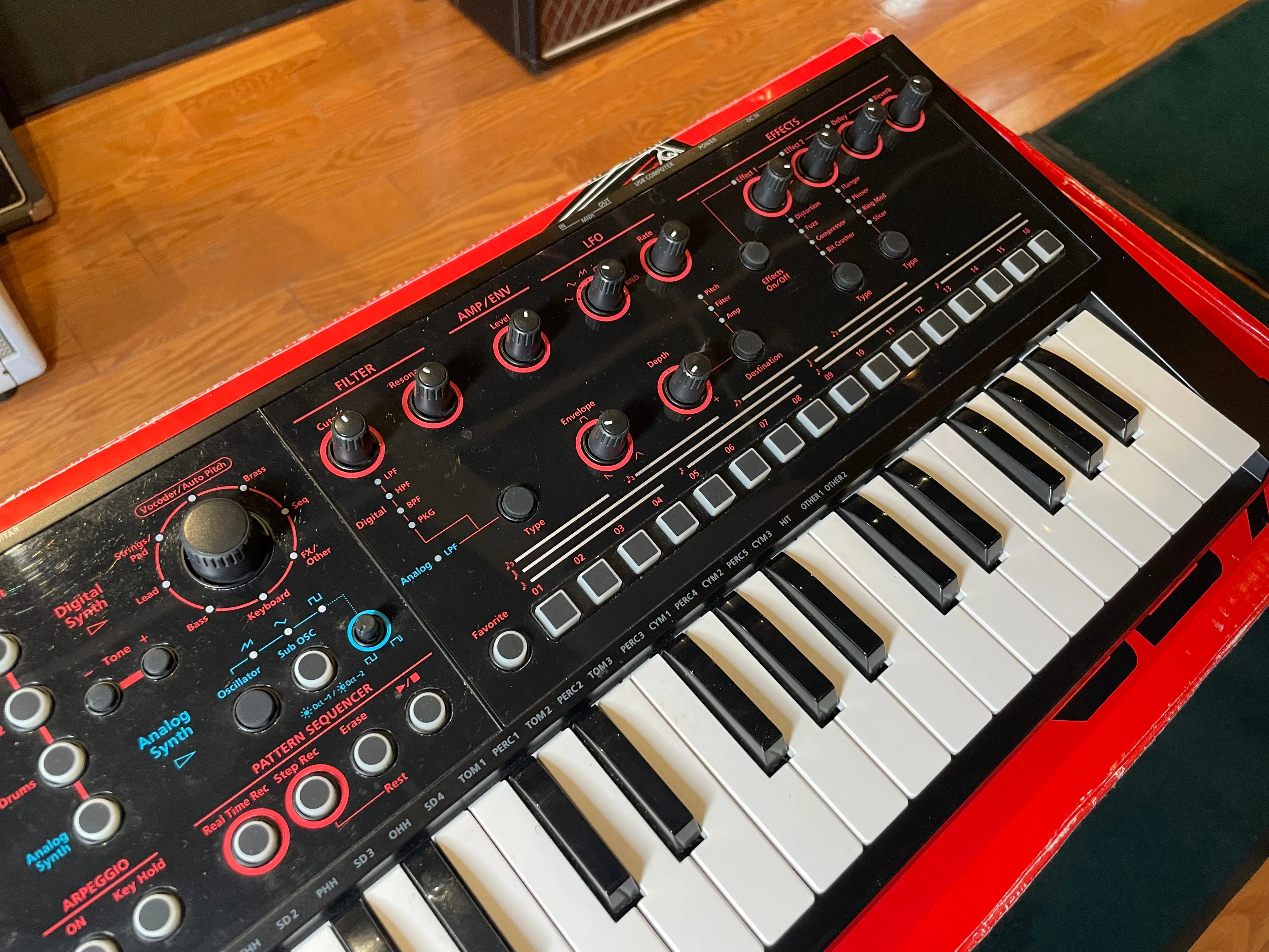 Roland JD-XI Analog/Digital Crossover Synth Used
