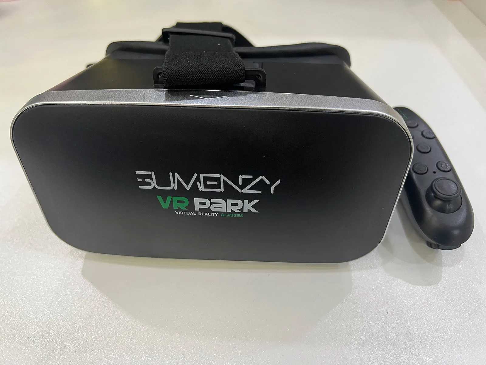 SUMENZY Virtual reality glasses   3d virtual reality goggles lens  Sweat proof, fast charging